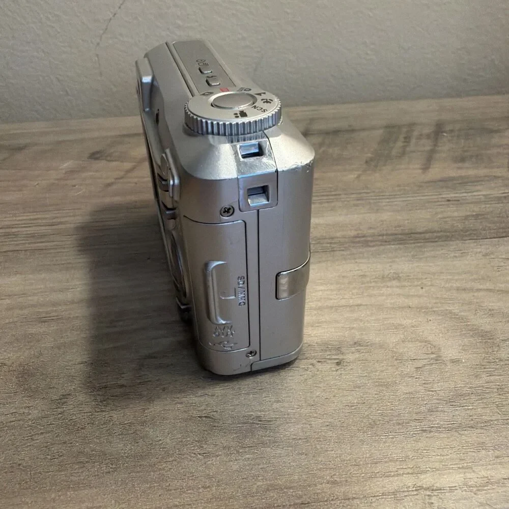 Kodak EasyShare C643 6.1MP Compact Digital Point Shoot Camera TESTED WORKS